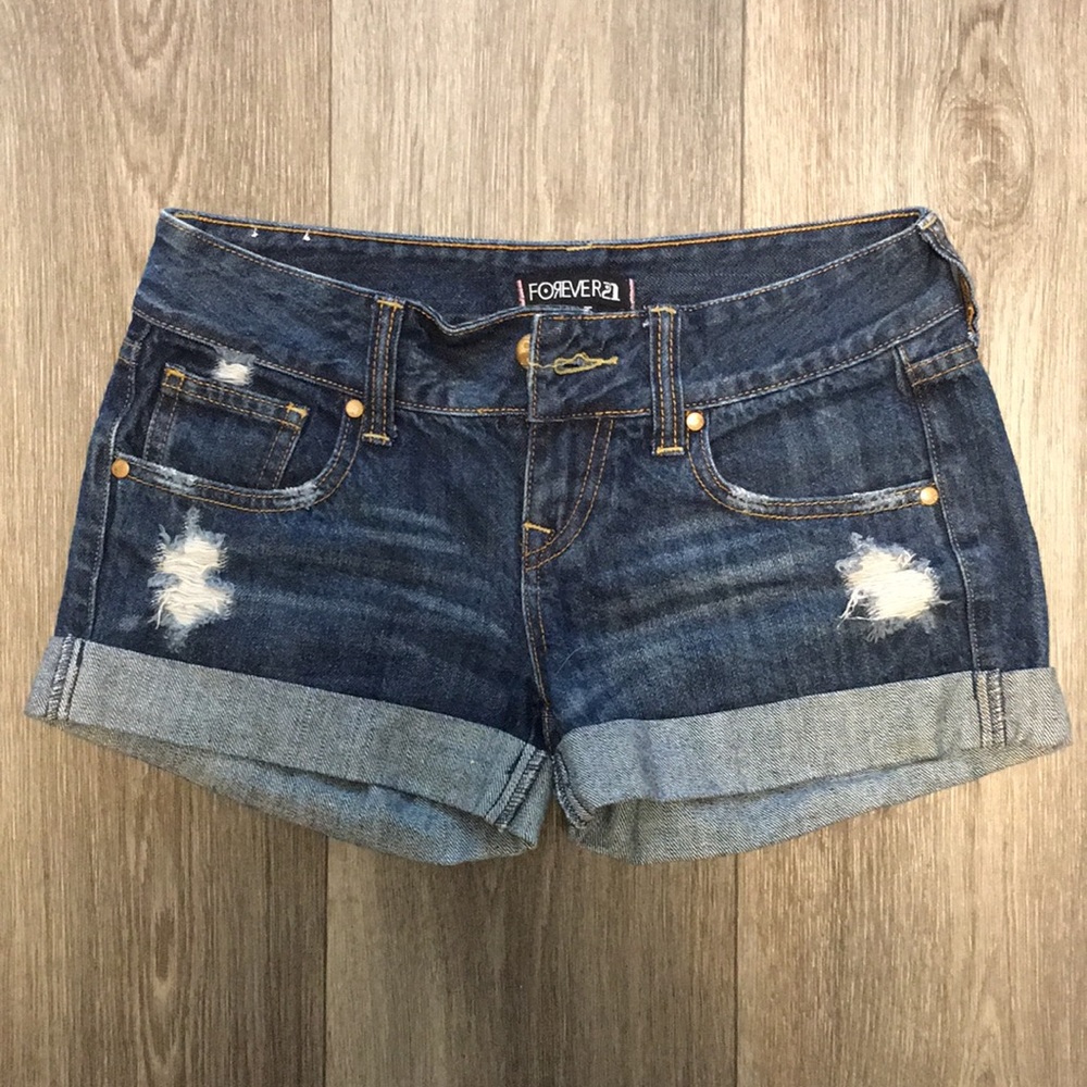 Brand new forever 21 distressed shorts